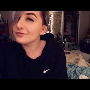 Meet your Posher, Ellie